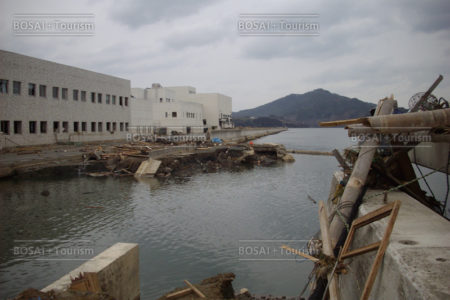 007_気仙沼土木・●道路・階上3.21撮影(鈴木)・2011-03-21-1541-10・大川左岸 007_気仙沼土木・●道路・階上3.21撮影(鈴木)・2011-03-21-1541-10・大川左岸