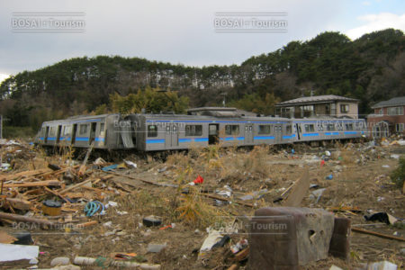 東松島市野蒜地区 仙石線電車津波被害 東松島市野蒜地区 仙石線電車津波被害