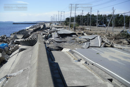 012 石巻港湾・(2)応急工事の状況写真及び着手前・完成写真・東松島市・H23.3~6 012 石巻港湾・(2)応急工事の状況写真及び着手前・完成写真・東松島市・H23.3~6