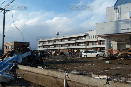 荒浜小学校体育館と校舎 荒浜小学校体育館と校舎